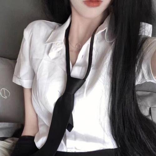 床的另一边